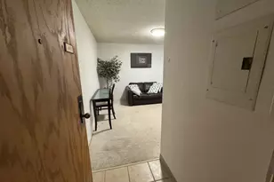 1088 Bishop St, Honolulu, HI 96813 - Photo 4
