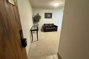1088 Bishop St, Honolulu, HI 96813 - Photo 4