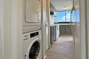2724 Kahoaloha Ln, Honolulu, HI 96826 - Photo 10