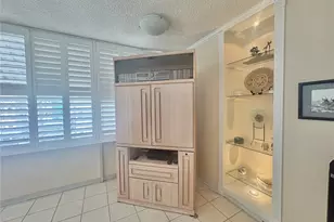 2415 Ala Wai Blvd, Honolulu, HI 96815 - Photo 10