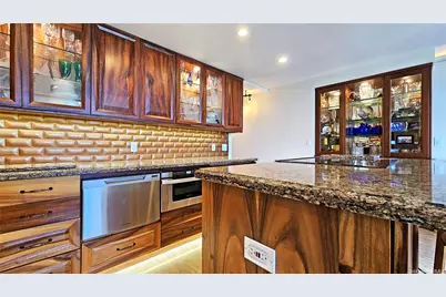 2999 Kalakaua Avenue #404, Honolulu, HI 96815 - Photo 6