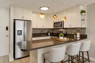 411 Hobron Ln, Honolulu, HI 96815 - Photo 2