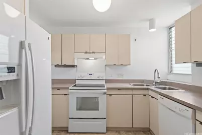 1015 Ala Napunani Street #401, Honolulu, HI 96818 - Photo 14