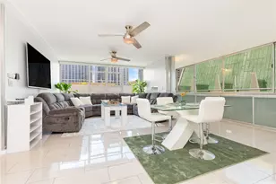 2500 Kalakaua Ave, Honolulu, HI 96815 - Photo 2