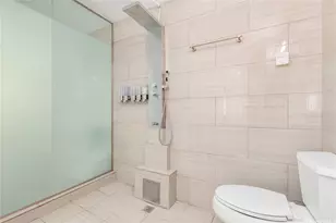 2500 Kalakaua Ave, Honolulu, HI 96815 - Photo 18