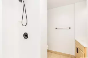 222 Kaiulani Ave, Honolulu, HI 96815 - Photo 18