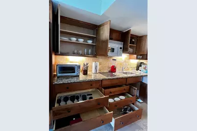 2045 Kalakaua Avenue #1101, Honolulu, HI 96815 - Photo 6