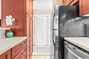 2140 Kuhio Ave, Honolulu, HI 96815 - Photo 10
