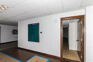 555 Hahaione St, Honolulu, HI 96825 - Photo 20