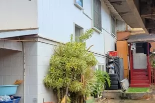 1524 Meyers St, Honolulu, HI 96819 - Photo 2