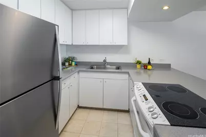 2470 Kalakaua Avenue #3102, Honolulu, HI 96815 - Photo 6