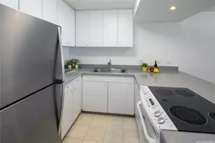 2470 Kalakaua Ave, Honolulu, HI 96815 - Photo 6