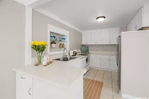156 N Kalaheo Ave, Kailua, HI 96734 - Photo 6