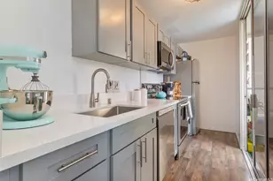 2421 Tusitala St, Honolulu, HI 96815 - Photo 2