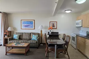 229 Paoakalani Ave, Honolulu, HI 96815 - Photo 4