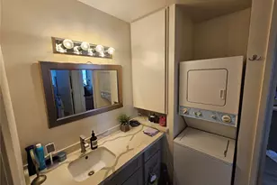 411 Hobron Ln, Honolulu, HI 96815 - Photo 10