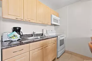229 Paoakalani Ave, Honolulu, HI 96815 - Photo 8