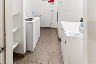 2442 Kuhio Ave, Honolulu, HI 96815 - Photo 20