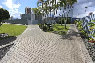 3045 Ala Napuaa Pl, Honolulu, HI 96818 - Photo 16