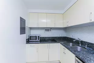 1350 Ala Moana Blvd, Honolulu, HI 96814 - Photo 10