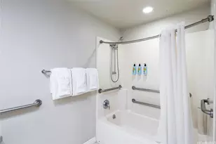 2045 Kalakaua Ave, Honolulu, HI 96815 - Photo 8