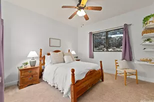 5335 Puahia Pl, Honolulu, HI 96821 - Photo 12