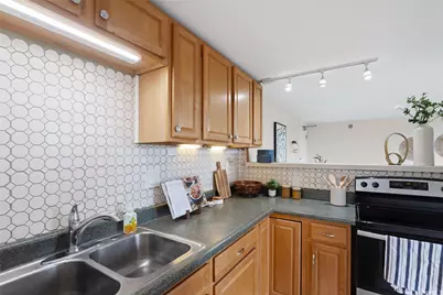 1060 Kamehameha Highway #806B, Pearl City, HI 96782 - Photo 8