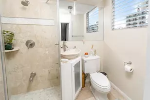 2442 Kuhio Ave, Honolulu, HI 96815 - Photo 16