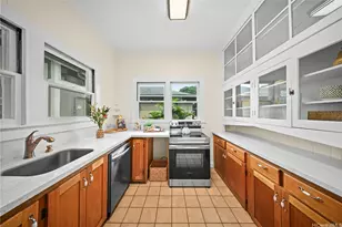 1775 Lusitana St, Honolulu, HI 96813 - Photo 12