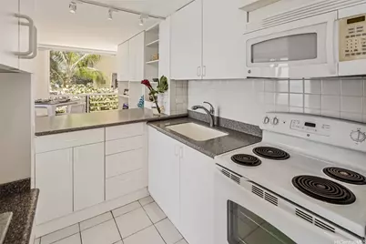 2987 Kalakaua Avenue #205, Honolulu, HI 96815 - Photo 6