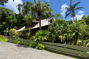 2528 Makaulii Pl, Honolulu, HI 96816 - Photo 2