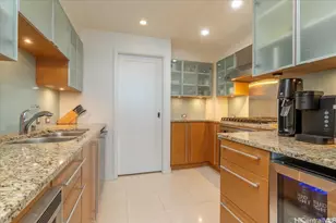 1177 Queen St, Honolulu, HI 96814 - Photo 6