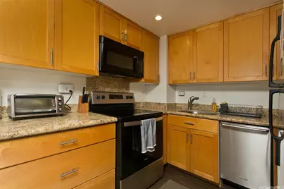 2500 Kalakaua Avenue #1803, Honolulu, HI 96815 - Photo 6