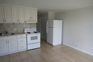 2211 Ala Wai Blvd, Honolulu, HI 96815 - Photo 2