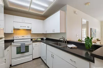 492 Mananai Place #13E, Honolulu, HI 96818 - Photo 8