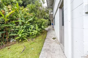1583 Kalaepaa Dr, Honolulu, HI 96819 - Photo 18