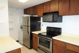 2724 Kahoaloha Ln, Honolulu, HI 96826 - Photo 6