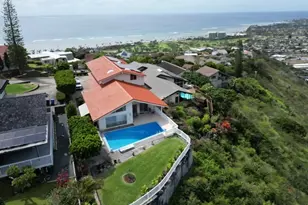 1728 Kumakani Loop, Honolulu, HI 96821 - Photo 1