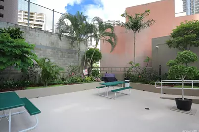 1920 Ala Moana Boulevard #802, Honolulu, HI 96815 - Photo 10