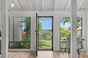 98-1698 Kaahumanu St, Pearl City, HI 96782 - Photo 4
