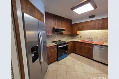 1525 Wilder Avenue #701, Honolulu, HI 96822 - Photo 1