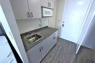 445 Seaside Ave, Honolulu, HI 96815 - Photo 6