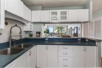 204 Kapahulu Avenue #604, Honolulu, HI 96815 - Photo 4
