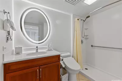 2470 Kalakaua Avenue #2004, Honolulu, HI 96815 - Photo 2