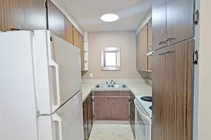 1120 Hassinger St, Honolulu, HI 96822 - Photo 2