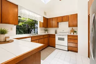 1593 Kalaniuka Cir, Honolulu, HI 96821 - Photo 10