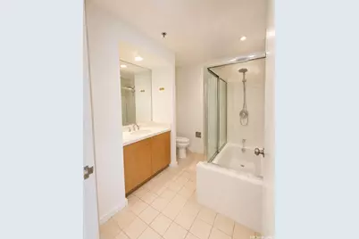 1 Keahole Place #2505, Honolulu, HI 96825 - Photo 10