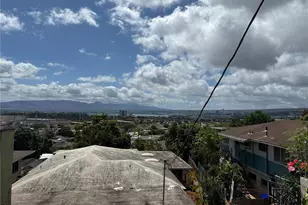 1358 Wanaka St, Honolulu, HI 96818 - Photo 2