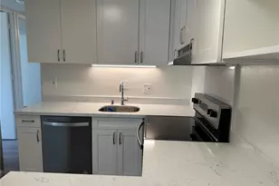 225 Kaiulani Ave, Honolulu, HI 96815 - Photo 2