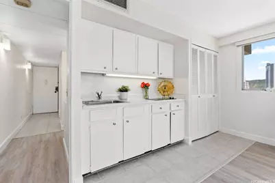 2440 Kuhio Avenue #1101, Honolulu, HI 96815 - Photo 18
